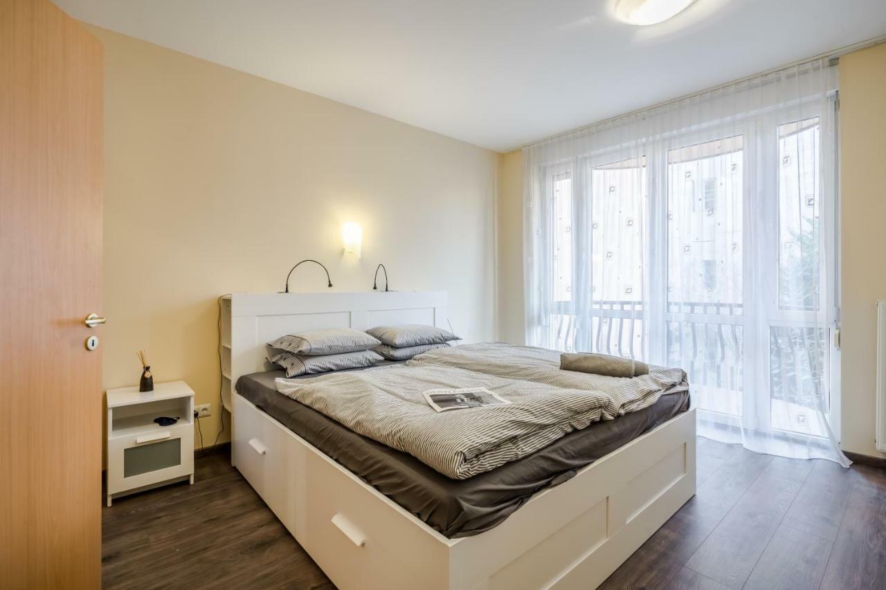 Bpr Vivid Downtown Vibe With Balcony Appartement Boedapest Buitenkant foto