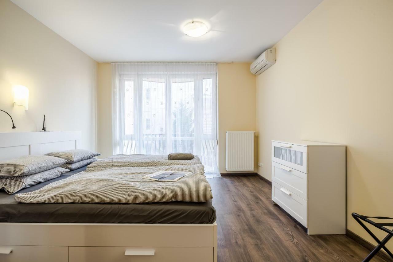 Bpr Vivid Downtown Vibe With Balcony Appartement Boedapest Buitenkant foto